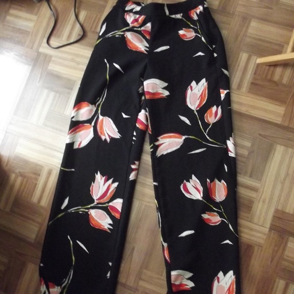 Sold ZARA Tulip Pants Size XS Small - Picture 8 of 9